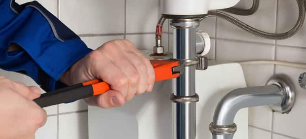 Emergency plumber Clapham